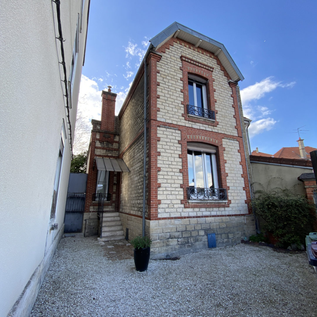 Vente Maison de style années 30 avec jardin et garage à proximité